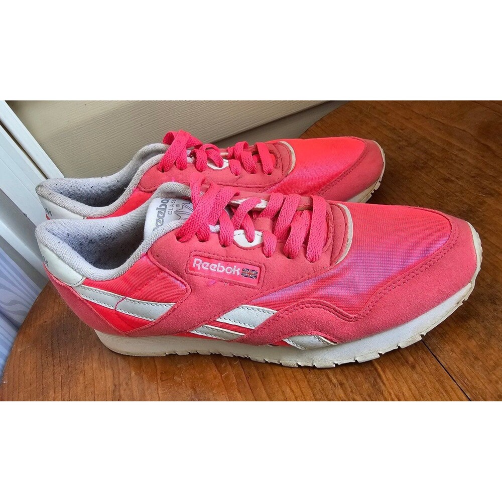 Women's hot pink Reebok sneakers size 7.5